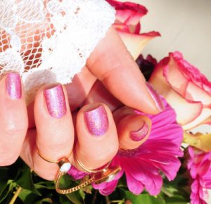 nails